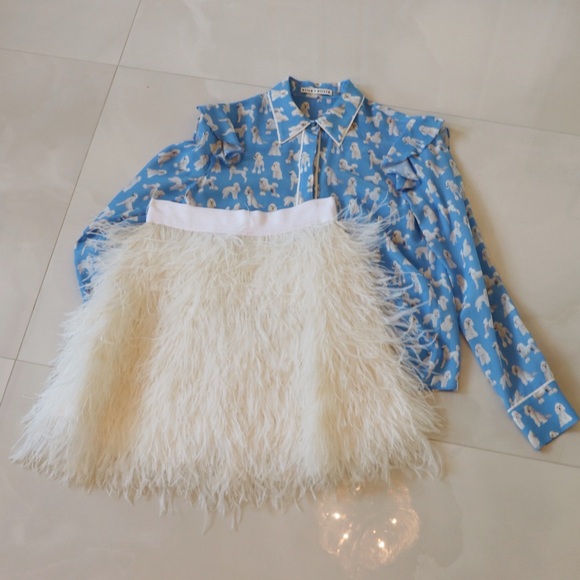 ALICE + OLIVIA Zimmer Poodle Silk Blouse - Picture 16 of 17